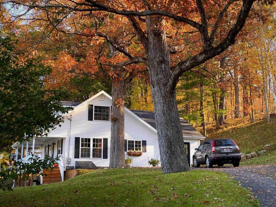 Cozy Cottage, Hot Tub, Fire Pit, 15Min To Hudson And Hiking Catskill Zewnętrze zdjęcie