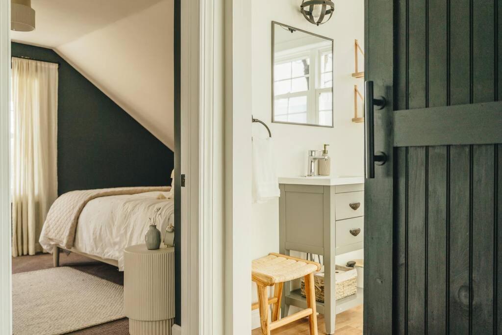 Cozy Cottage, Hot Tub, Fire Pit, 15Min To Hudson And Hiking Catskill Zewnętrze zdjęcie