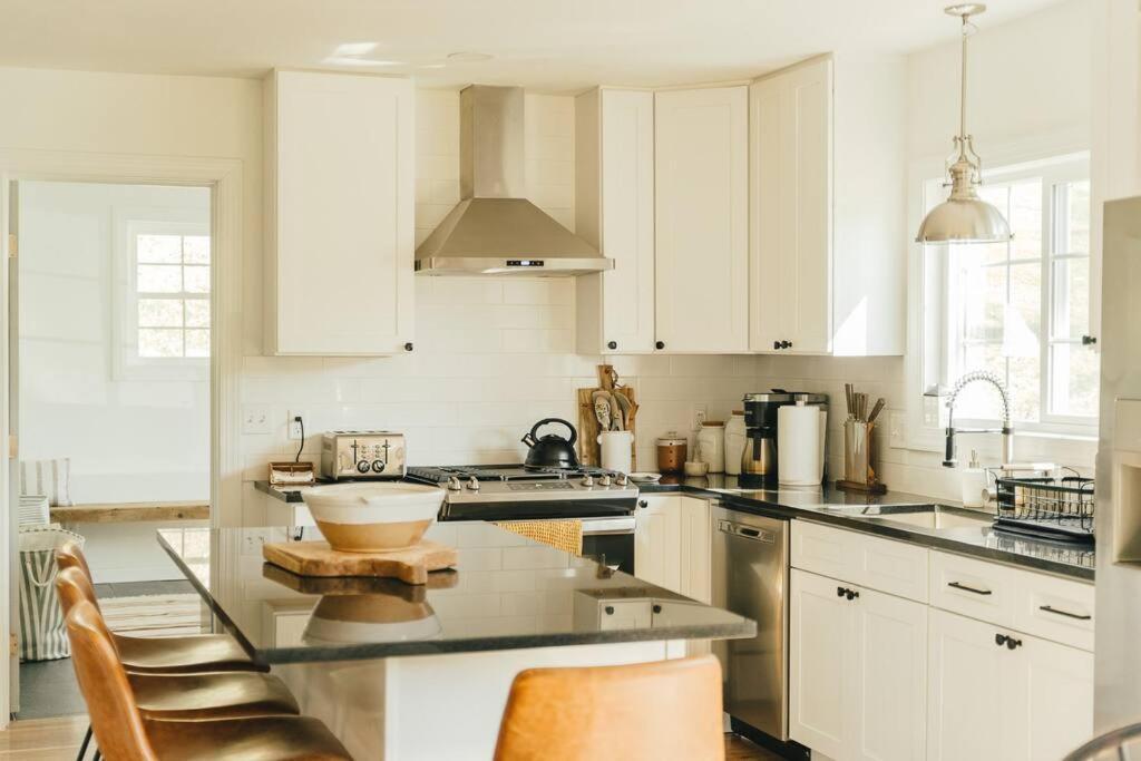 Cozy Cottage, Hot Tub, Fire Pit, 15Min To Hudson And Hiking Catskill Zewnętrze zdjęcie