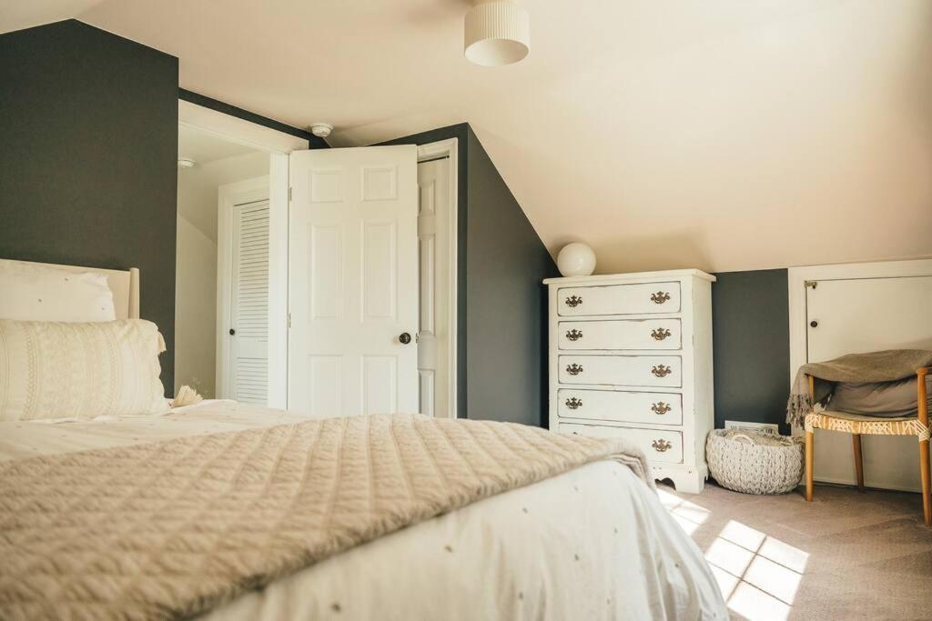 Cozy Cottage, Hot Tub, Fire Pit, 15Min To Hudson And Hiking Catskill Zewnętrze zdjęcie